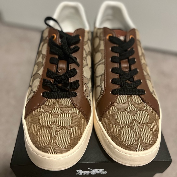 SOLD - Coach Clip Low Top Sneaker With Stripe - Picture 1 of 4